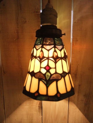 �A���e�B�[�N�g�������̃X�e���h�O���X�y���_���g���C�g�ł��@�A���e�B�[�N�Ɩ�   